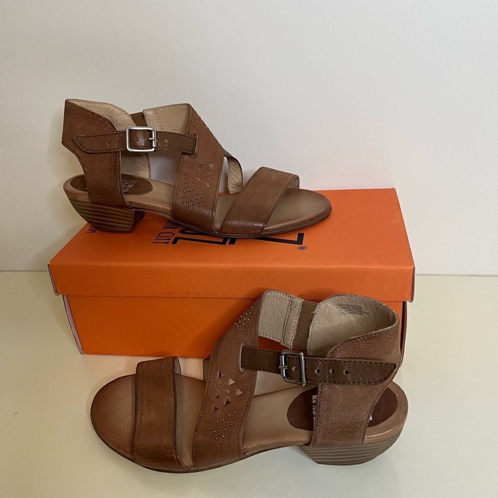 NIB- Miz Mooz Leather Wide Width Heeled Sandals - Cienna